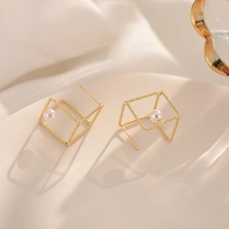 The Zuri Earrings